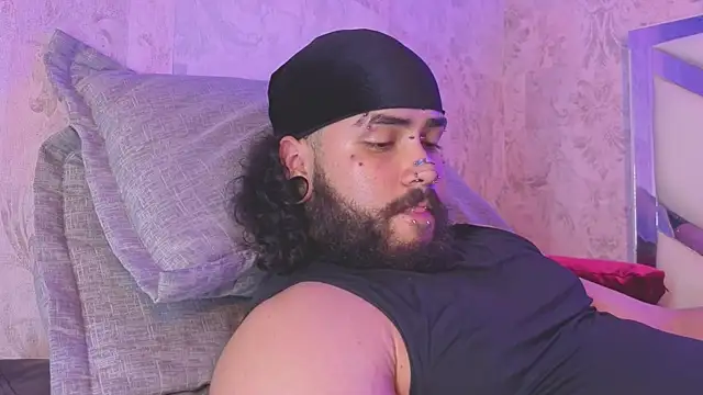 Benny_and_Mark's Live XXX Chat