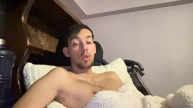 adam88231 网络视讯表演