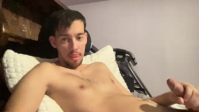 adam88231 Show in webcam