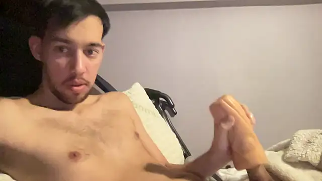 adam88231 Webcam Show