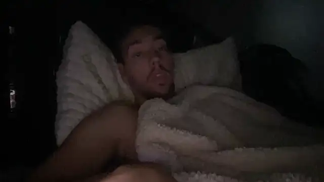 adam88231 webkamerás műsora