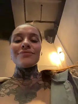XXX chat uživo modela KishaMur