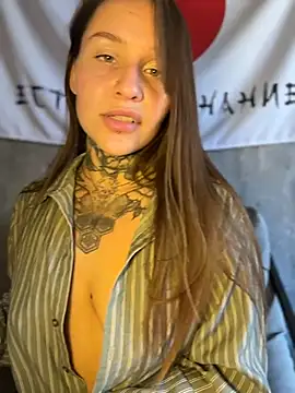 צ'אט XXX בשידור חי של KishaMur