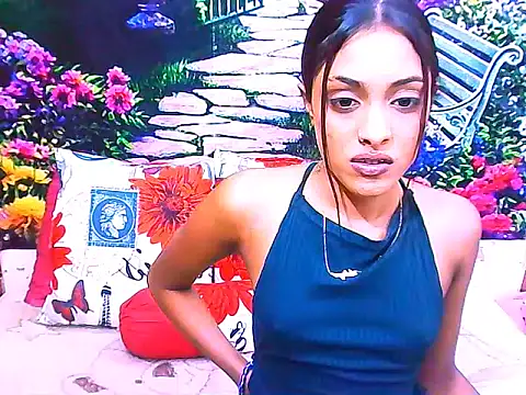 IndianPretty14u2Luv Chat XXX in diretta
