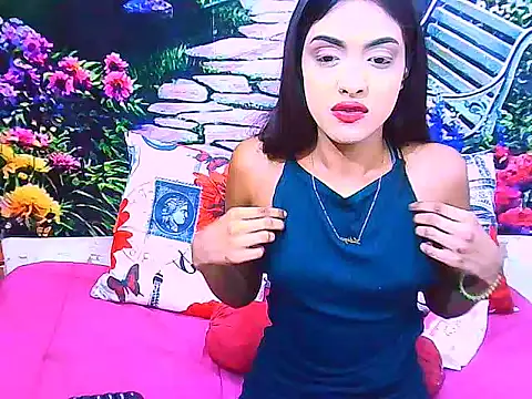 IndianPretty14u2Luv's Live XXX Chat