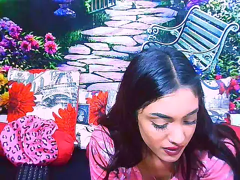 Živá chatovací místnost IndianPretty14u2Luv