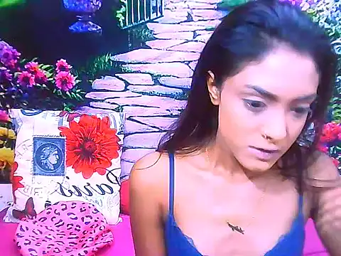 IndianPretty14u2Luv XXX чат на живо