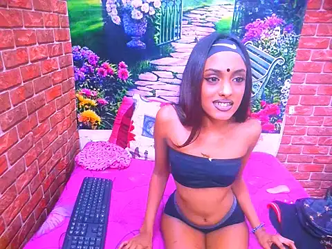 IndianPretty14u2Luv's Live XXX Chat
