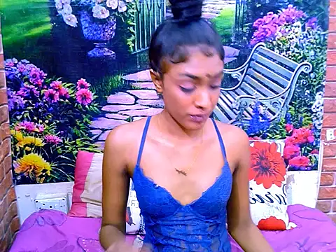 IndianPretty14u2Luv's Live XXX Chat