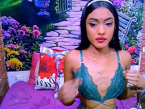 IndianPretty14u2Luv Live XXX Chat
