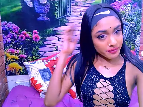 IndianPretty14u2Luv Adlı Modelin Canlı XXX Sohbeti