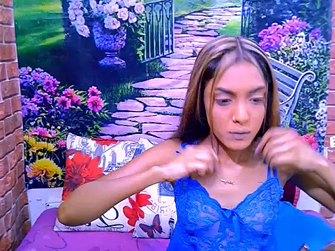 IndianPretty14u2Luv's Live XXX Chat