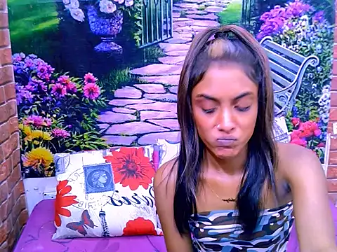 IndianPretty14u2Luv Adlı Modelin Canlı XXX Sohbeti