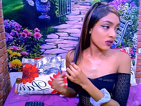 IndianPretty14u2Luv Adlı Modelin Canlı XXX Sohbeti