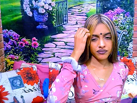 IndianPretty14u2Luv's Live XXX Chat
