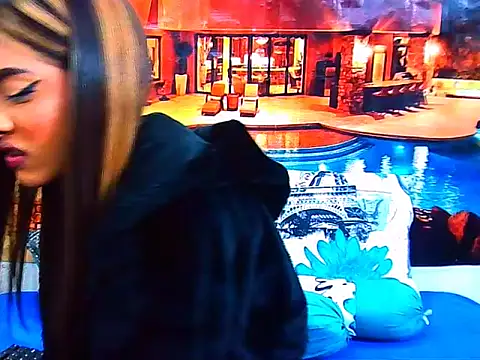 IndianPretty14u2Luv Adlı Modelin Canlı XXX Sohbeti
