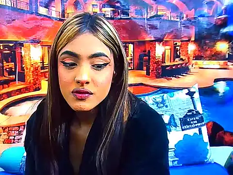 IndianPretty14u2Luv's Live XXX Chat