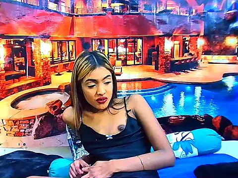 IndianPretty14u2Luv's Live XXX Chat
