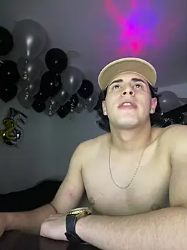 Maximuz1920 Show Webcam