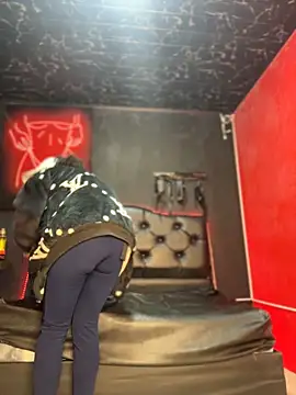 Samantha_LS: διαδικτυακό σόου στην κάμερα