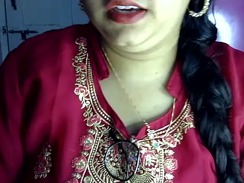 Cute_Aliyaa's Webcam Show