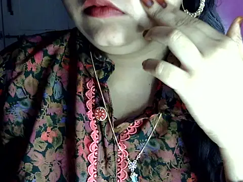 Chat XXX en directo de Cute_Aliyaa