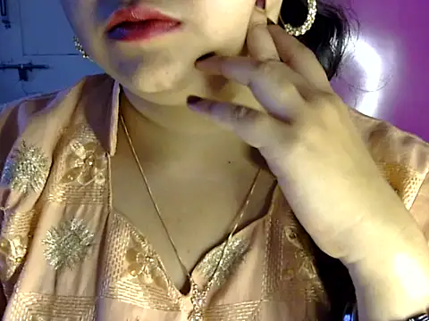 Chat XXX en directo de Cute_Aliyaa
