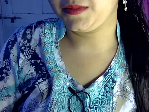 Chat XXX en directo de Cute_Aliyaa