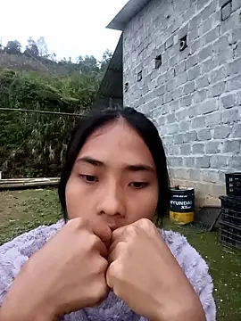 Pokazy przed kamerką – Hoa-tuylip