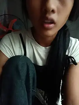 Show modela Hoa-tuylip na web-kameri