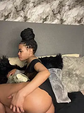 Hot_Mess18 webkamerás műsora