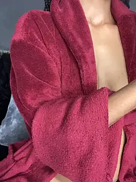 Hot_Mess18 Show in webcam