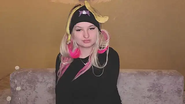 Show modela grase_neon na web-kameri