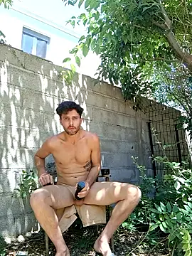 SexMachineMaks Show in webcam