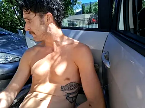 SexMachineMaks Show in webcam