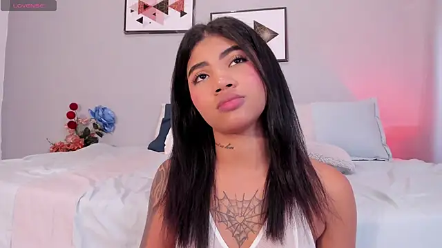 PauleteW10 Show in webcam