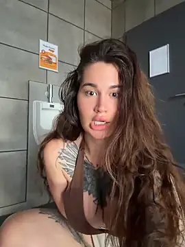 TattooGirlAlia Webcam Show