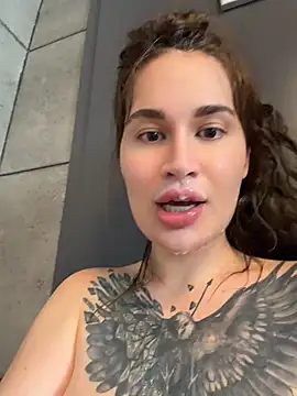 TattooGirlAlia Webcam-Show