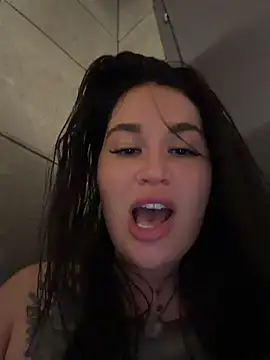 TattooGirlAlia Pertunjukan Webcam