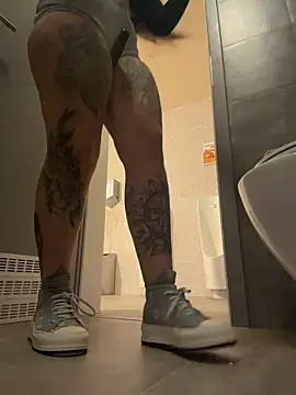 TattooGirlAlia Adlı Modelin Web Kamerası Şovu