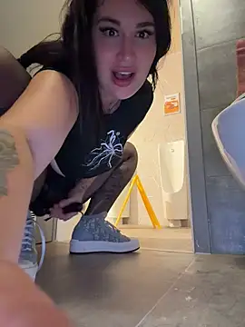 Pertunjukan Kamera Web TattooGirlAlia