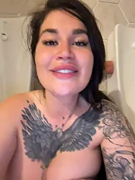 XXX chat uživo modela TattooGirlAlia