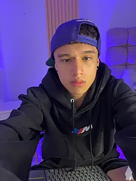 Dominik_Souza Adlı Modelin Web Kamerası Şovu