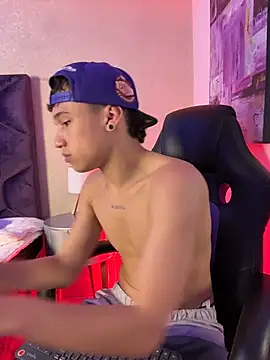 Dominik_Souza Adlı Modelin Web Kamerası Şovu