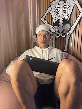 Dominik_Souza's Live XXX Chat