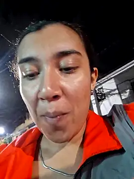 Robin_H00t_2's Webcam Show