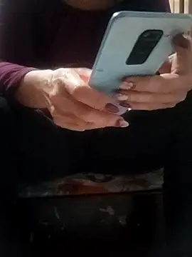 AfroditaX23: απευθείας συνομιλία ΧΧΧ