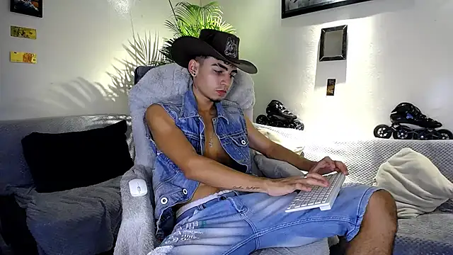 Show modela tiancam na web-kameri