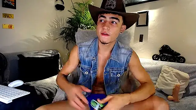 Show modela tiancam na web-kameri