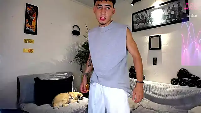 Show modela tiancam na web-kameri